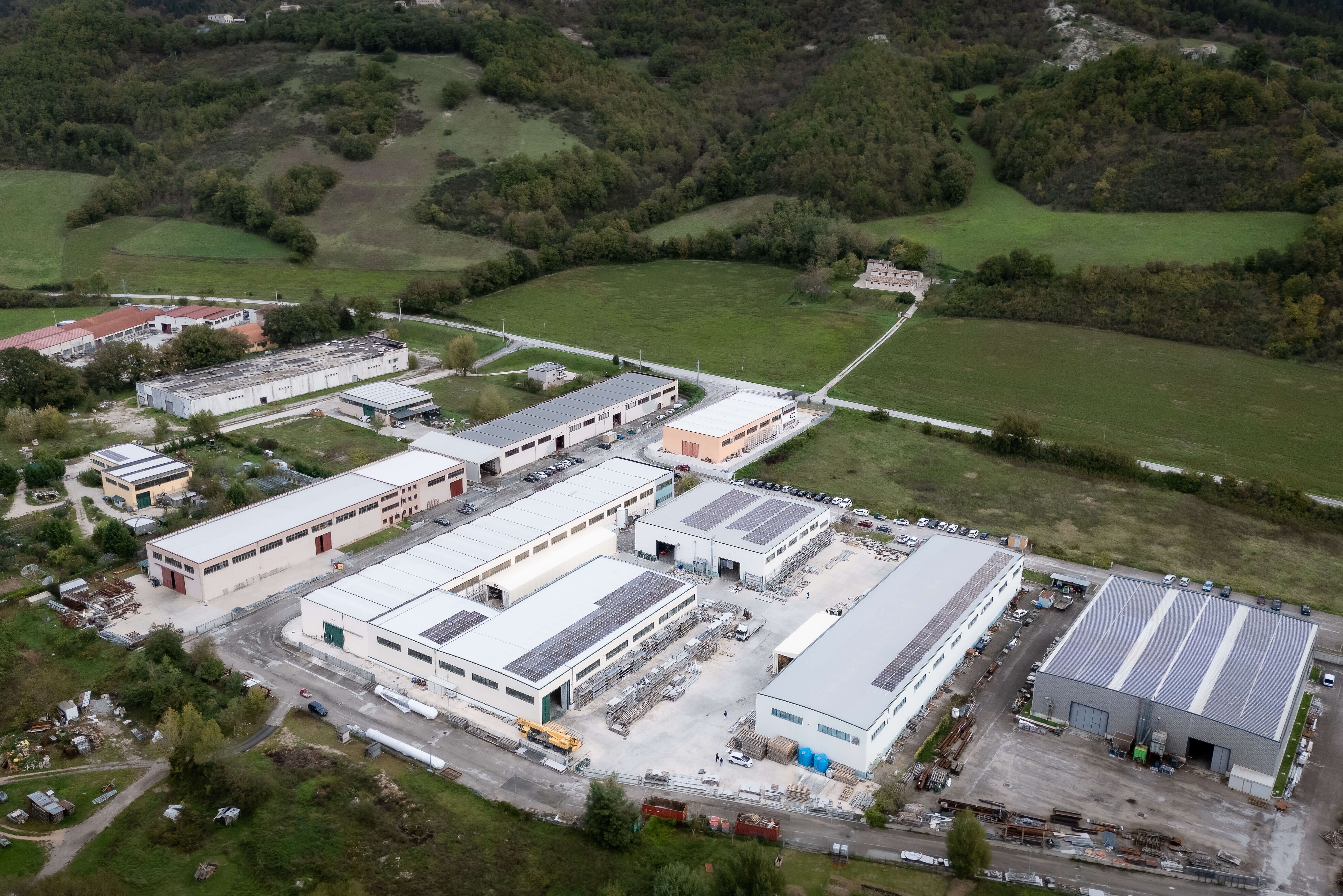 Una vista panoramica dall’alto dell’azienda Crainox