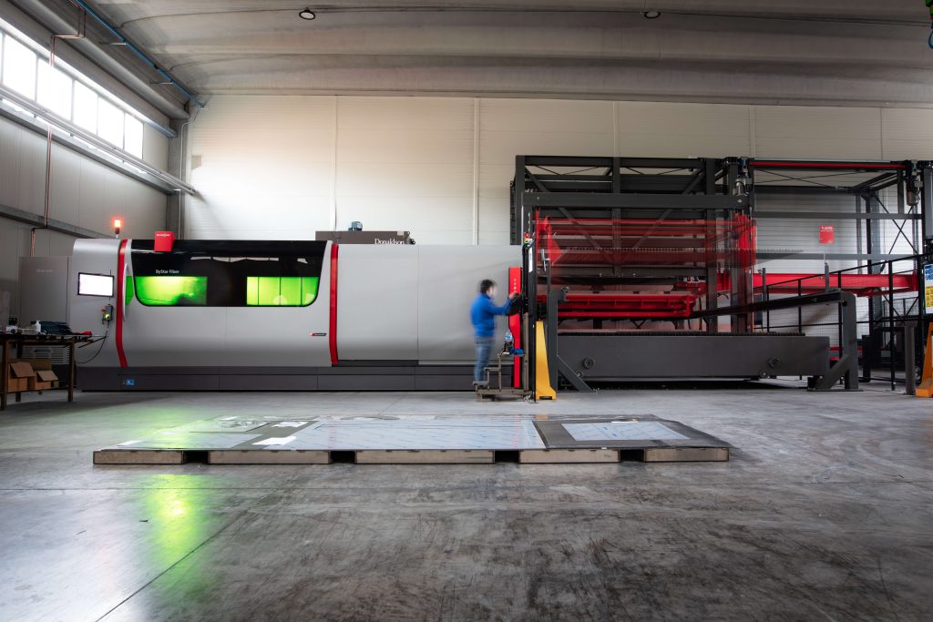 Impianto Bystronic fibra per taglio laser acciaio inox su lamiera 4000×2000 mm con magazzino automatico Antil